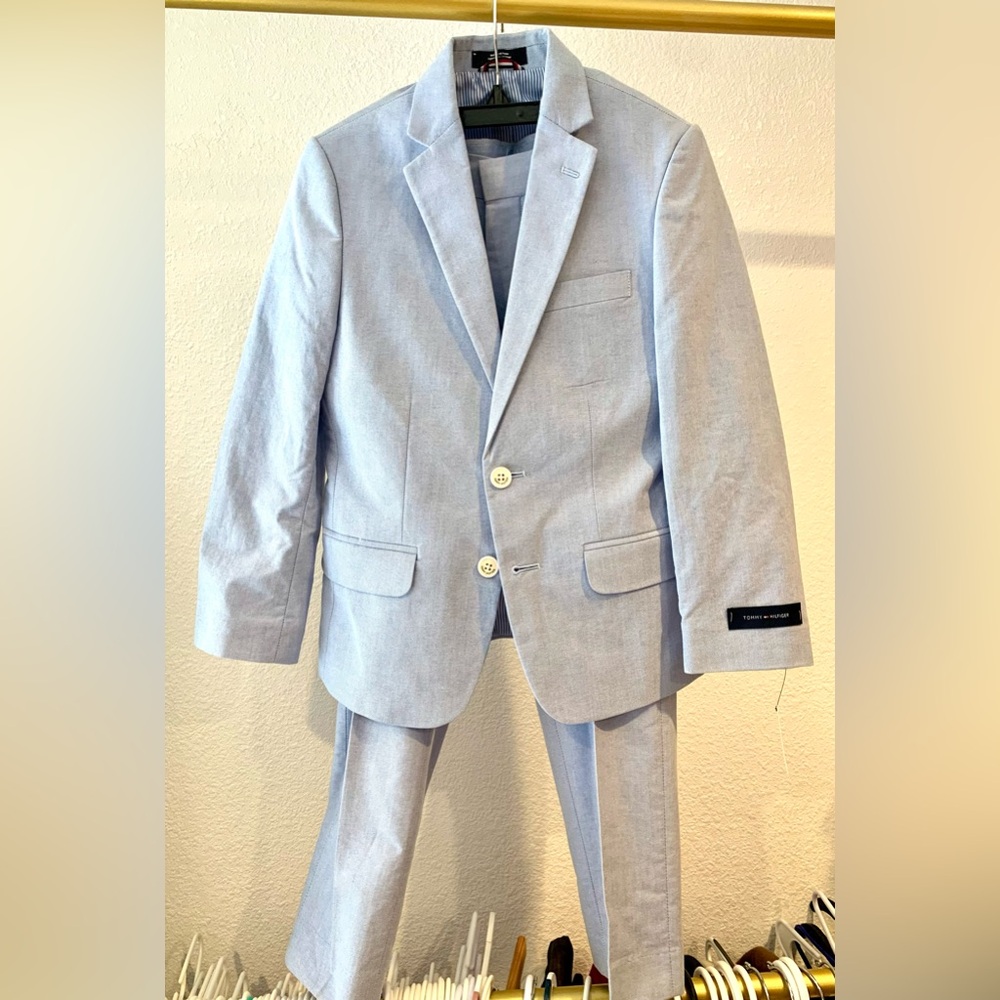 New with tags Boys Tommy Hilfiger Suit